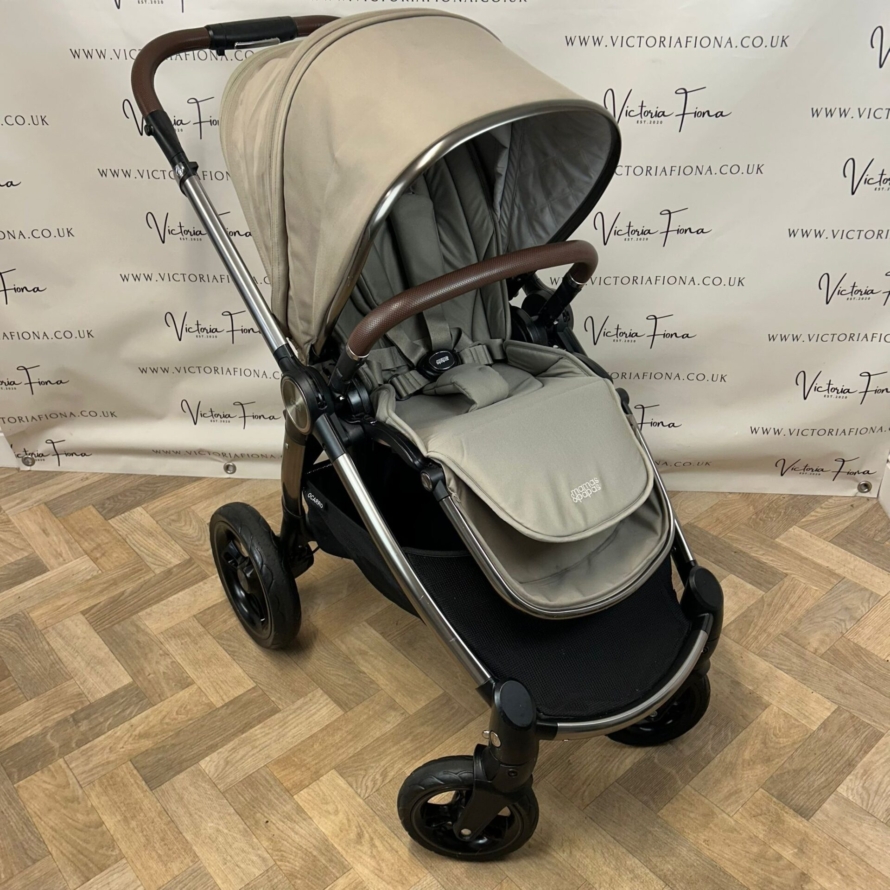 PRELOVED Mamas & Papas Ocarro Carrycot & Pushchair - Iconic - Image 6